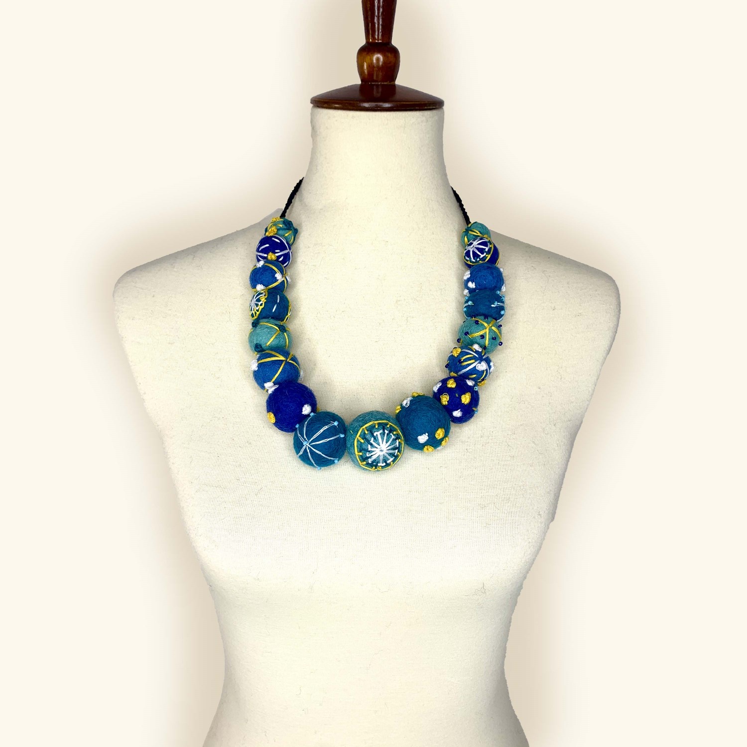 Felt Necklace-Blues FNBU2000