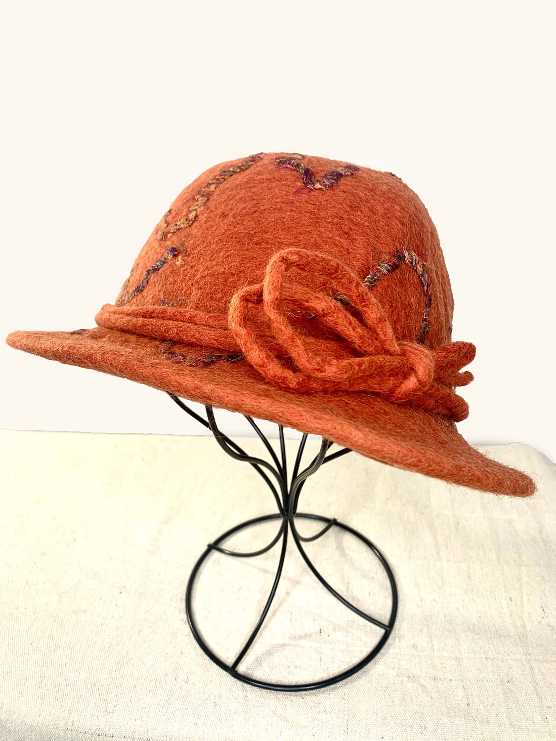 Hat I - Orange Dropyarn Hat VHATI